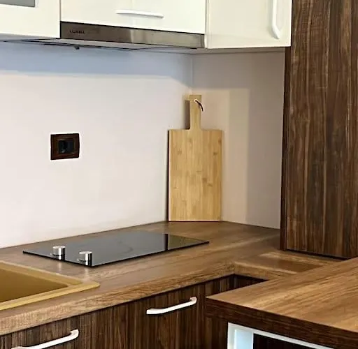 Views On - Palermo Avlonya